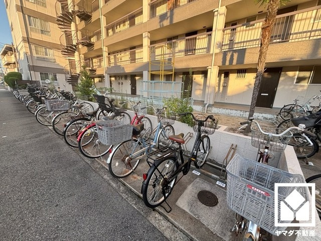 甲子園第6コーポラスの駐輪場