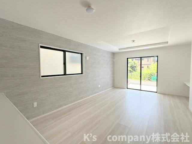 ◎茅ヶ崎市東海岸北5丁目　新築戸建　2号棟の居間・リビング|南向きリビングゆとりの17.4帖◇