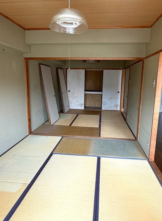 新大阪グランドハイツ一号棟の和室|落ち着いた雰囲気の和室付きです