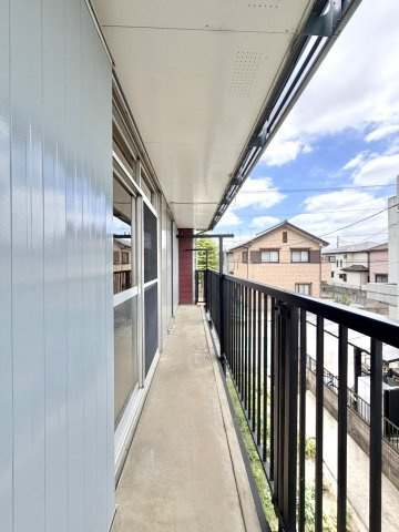 【中古戸建】行田市持田3丁目のバルコニー|■バルコニー｜バルコニーから入る日差しは暖かく、爽快な朝の目覚めを促してくれます♪洗濯物やお布団を干して太陽の香りを吸い込んだお布団で夜はおやすみください。
