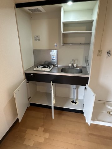 リバーハイツ深草の収納