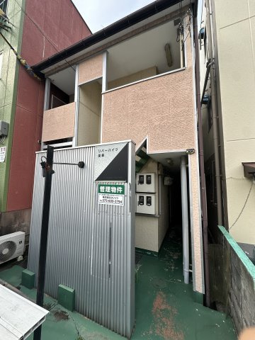 リバーハイツ深草の外観