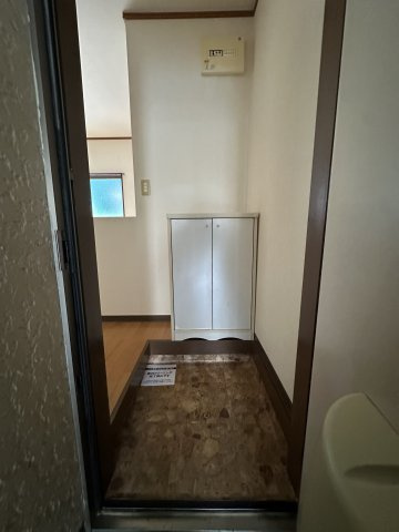 リバーハイツ深草の玄関