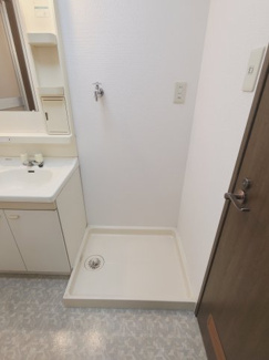 【洗面所】 | ソシア藤沢 | 室内洗濯機置き場（反転タイプ参考写真）