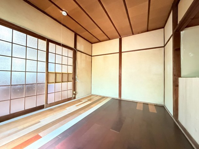 神戸市垂水区下畑町のアパートの居間・リビング
