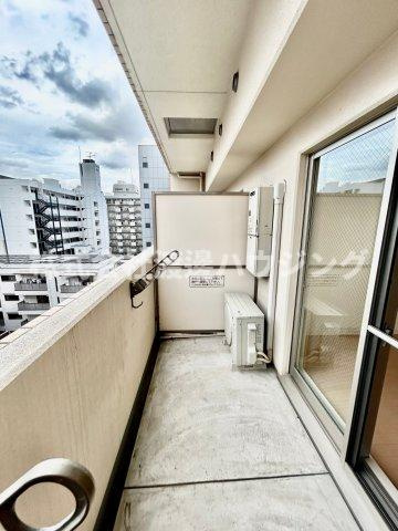ニッケノーブルハイツ江坂のバルコニー
