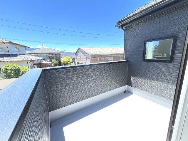 【バルコニー】 | 福岡市南区若久6丁目25-1期　1号棟（全4棟）【仲介手数料無料・0円】 | 現地写真。