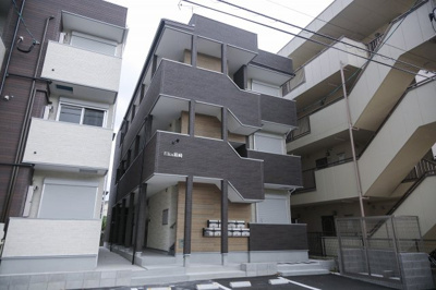 【外観】 | fika箱崎 | シンプルで落ち着きのある外観です。