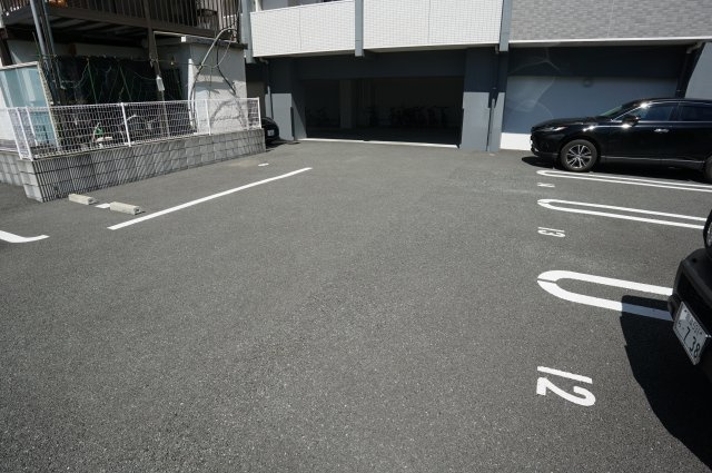 LIBTH坪井アネックスの駐車場