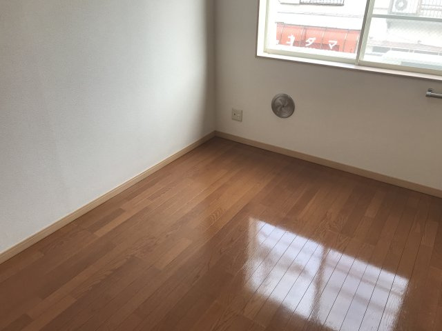 リリックコート平和橋の洋室
