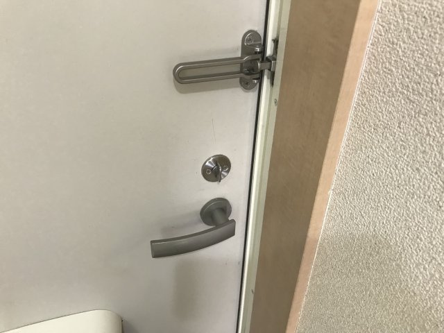 リリックコート平和橋の玄関