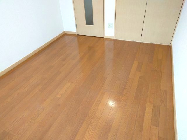 リリックコート平和橋の洋室