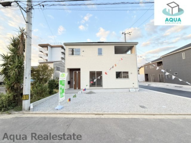 高松市香西本町の新築一戸建の駐車場|車をお持ちの方に嬉しい駐車場付きの物件です