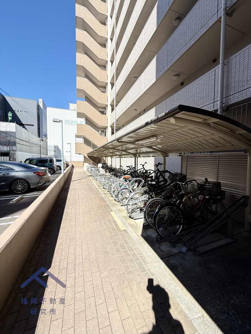 アルファライフ博多プレシャスの駐輪場