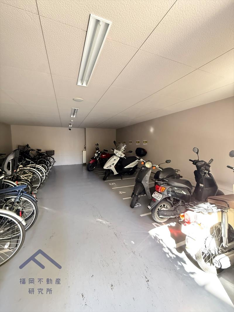 アルファライフ博多プレシャスの駐輪場