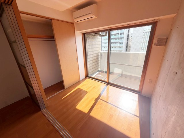 URBAN FLATS江坂の洋室