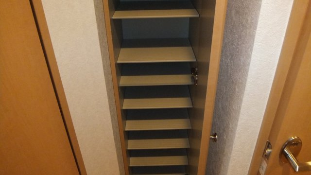 エスペランサＫ２の玄関|玄関には靴箱が御座います