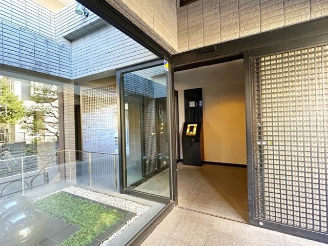 【エントランス】 | D‘グランセ駒沢大学