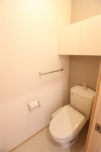 稲城市矢野口のアパートのトイレ|※他部屋参考写真