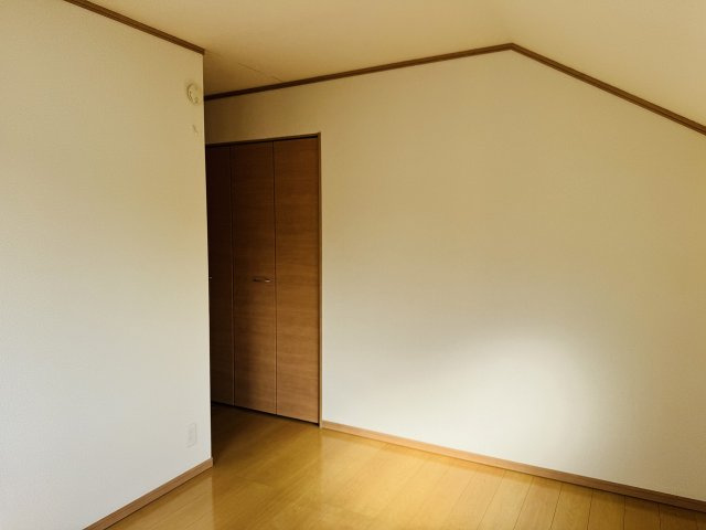 八王子市　館町　中古戸建ての収納|～収納力の高いクローゼット完備～