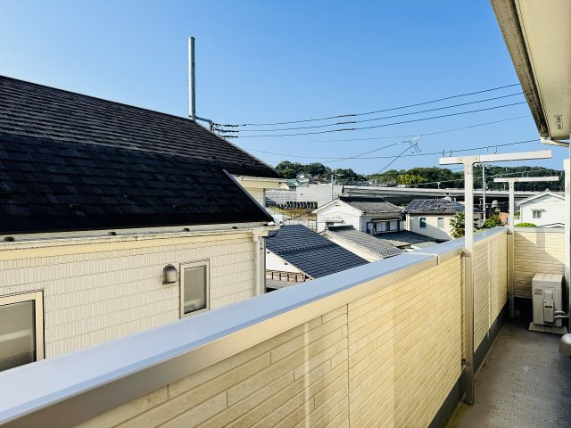 八王子市　館町　中古戸建てのバルコニー|～南東向きで陽当たりの良いバルコニー　洗濯物がよく乾きそうです～