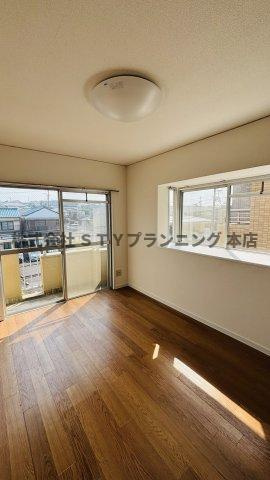 仲介手数料0円！ヴィラ・サンシャインⅡの洋室
