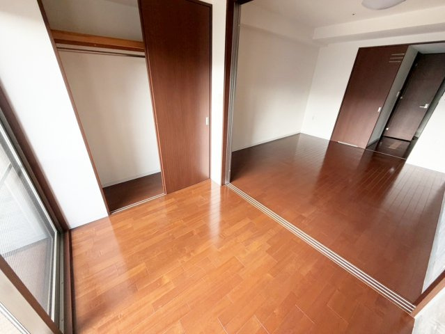 URBAN FLATS江坂の洋室