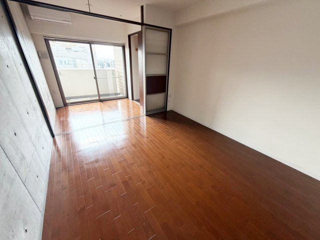 URBAN FLATS江坂の居間・リビング