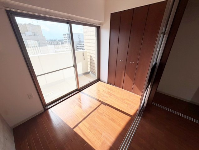 URBAN FLATS江坂の寝室