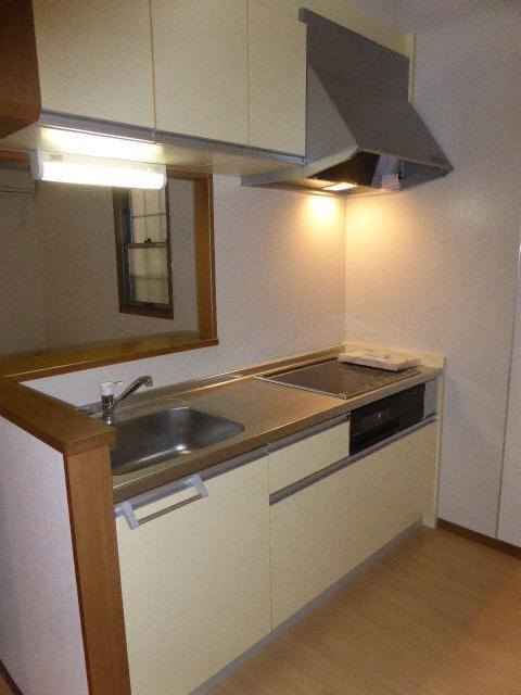 エルカーサ湘南（A）のキッチン|コンパクトなキッチンで掃除もラクラク