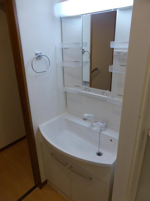 エルカーサ湘南（A）の洗面所|忙しい朝には欠かせない洗面所です