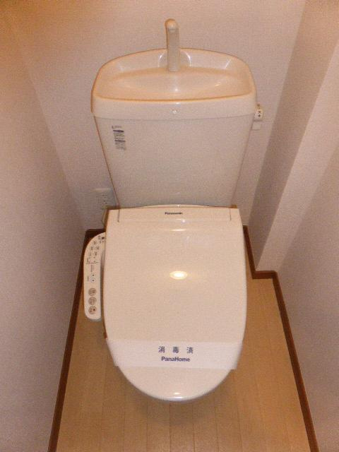 エルカーサ湘南（A）のトイレ|ゆったりとした空間のトイレです