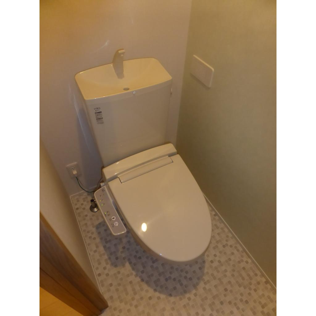 エルカーサ逗子Bのトイレ|シンプルで使いやすいトイレです