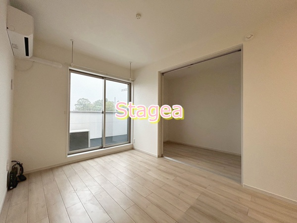 KEIAI RESIDENCE 西大宮Ⅱの居間・リビング|同仕様