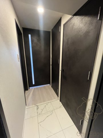 S-RESIDENCE福島diverseの玄関