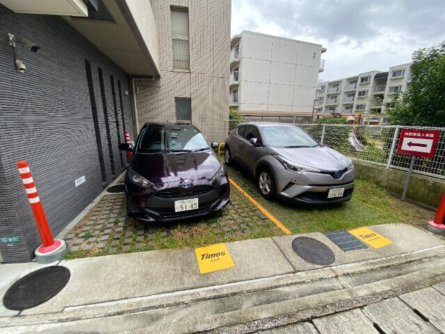 ＰＩＮＯ甲東園の駐車場