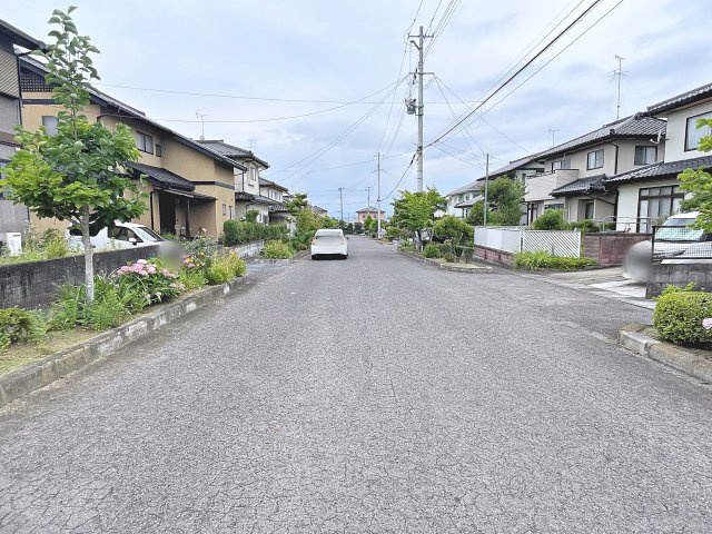 中古戸建　郡山市富久山町南小泉字関場　小泉小・明健中の前面道路含む現地写真