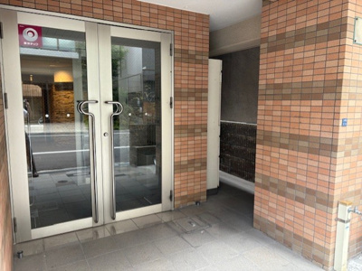 【エントランス】 | エンプレス上本町 | 清潔なエントランスです
