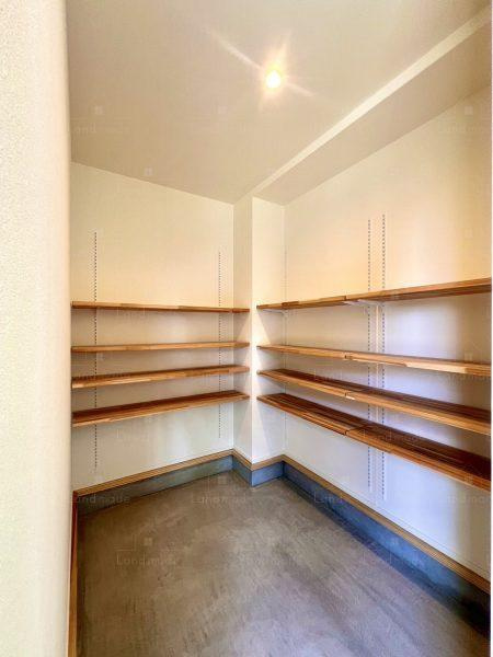 南国市西野田2丁目　建売戸建ての収納
