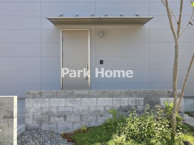 南国市西野田2丁目　建売戸建ての玄関