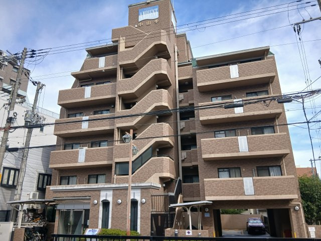 アンビエント中山手の外観