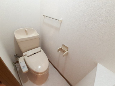 【トイレ】 | ロワ・リオン上町 | 落ち着いた色調のトイレです