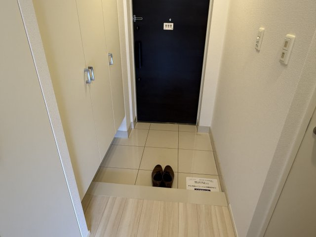 アトラス中野中央の玄関