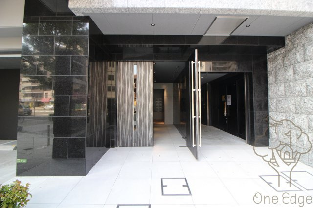 S-RESIDENCE天満Gracisのエントランス