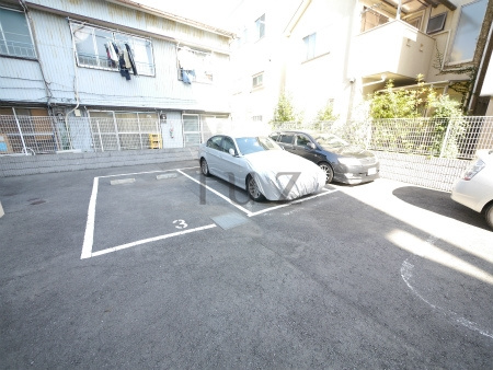 ルーバンドゥールの駐車場