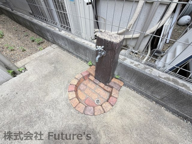 三郷市戸ケ崎2丁目　中古戸建のその他|ガーデニングや洗車にも便利な立水栓付きです