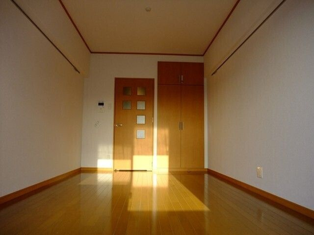 ロイヤル日赤通の内装