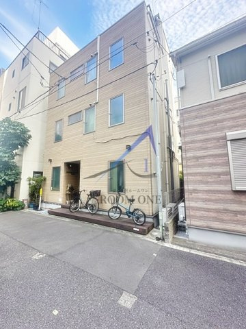 Mahalo Terrace 雷門