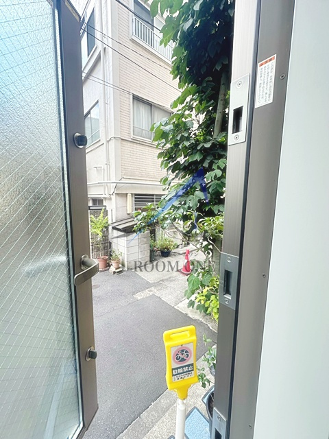 Mahalo Terrace 雷門