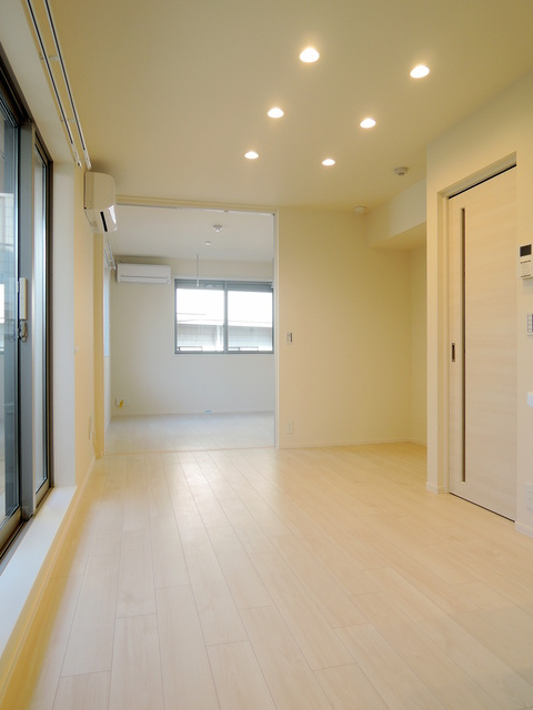 ＴＥＲＡＤＡ祐天寺マンションの居間・リビング|★明るいフローリングの角部屋です★